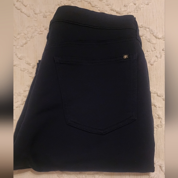 (2) Banana Republic Men's Navy & Khaki Slim Jeans - Picture 4 of 7